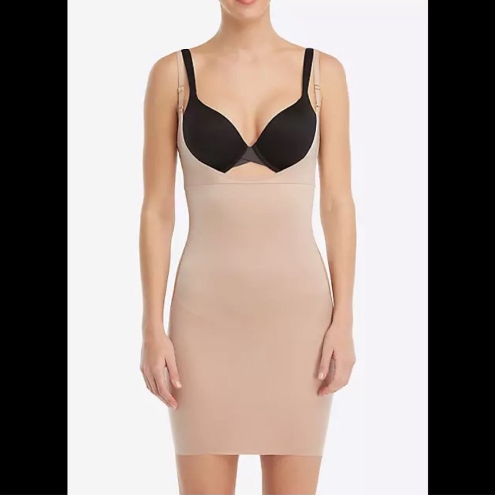 Love Your Assets by Sara Blakely Bust Free Slip Dress size L